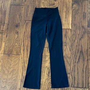 Lululemon Athletica Black mini flare legging sz 4 Short